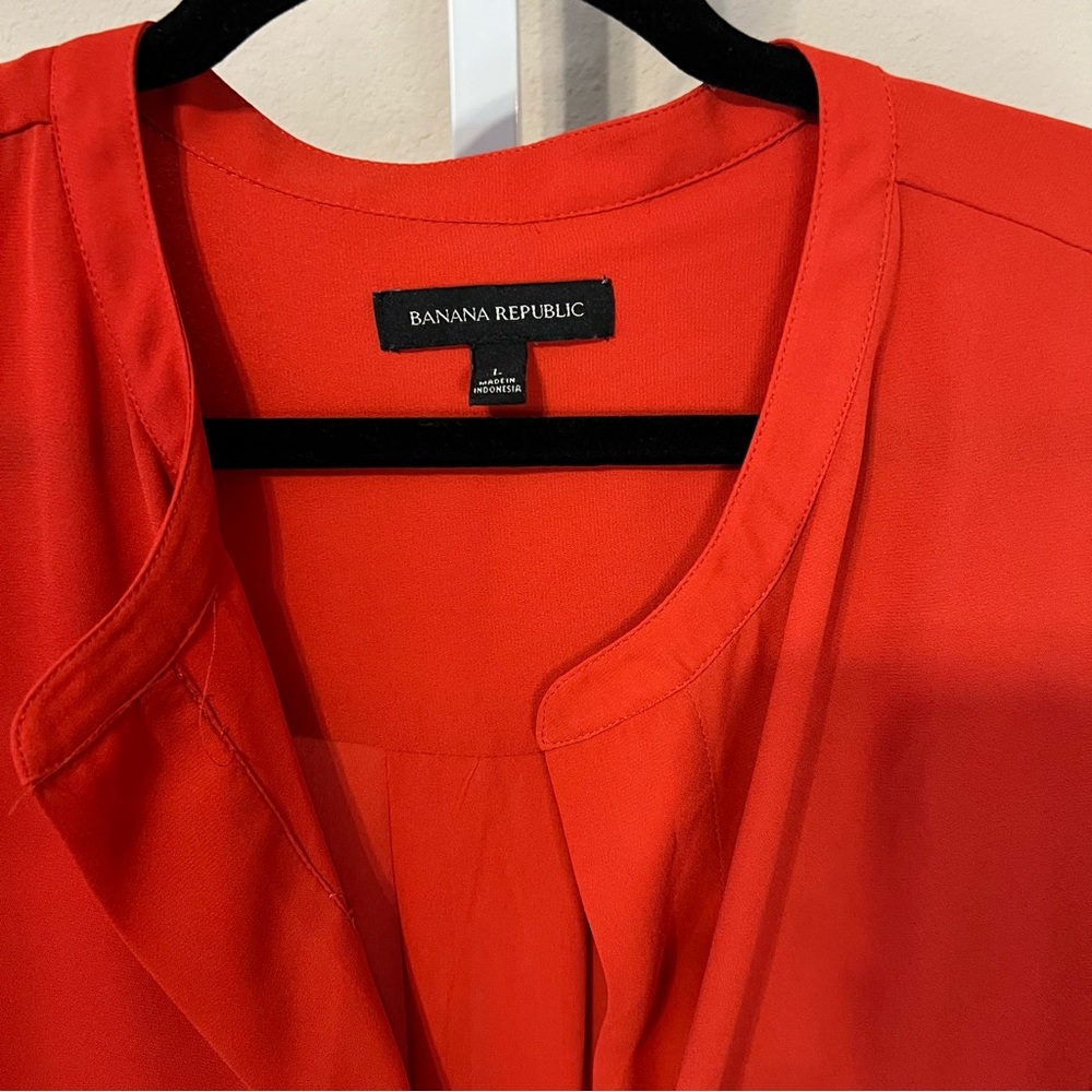 Banana Republic Vibrant Red Women's Blouse - Picture 2 of 3
